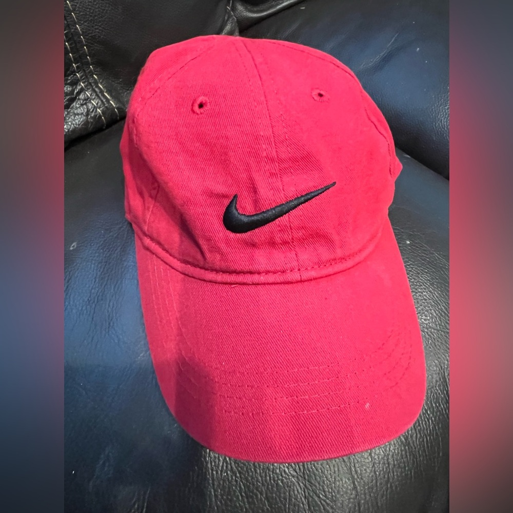 Nike Kids' Little Classic Twill Basball Hat, Black/Gym Red